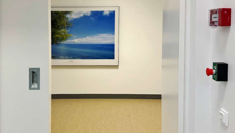 Naturbilleder fungerer som pejlemærker på Grindsted sygehus' lange gange